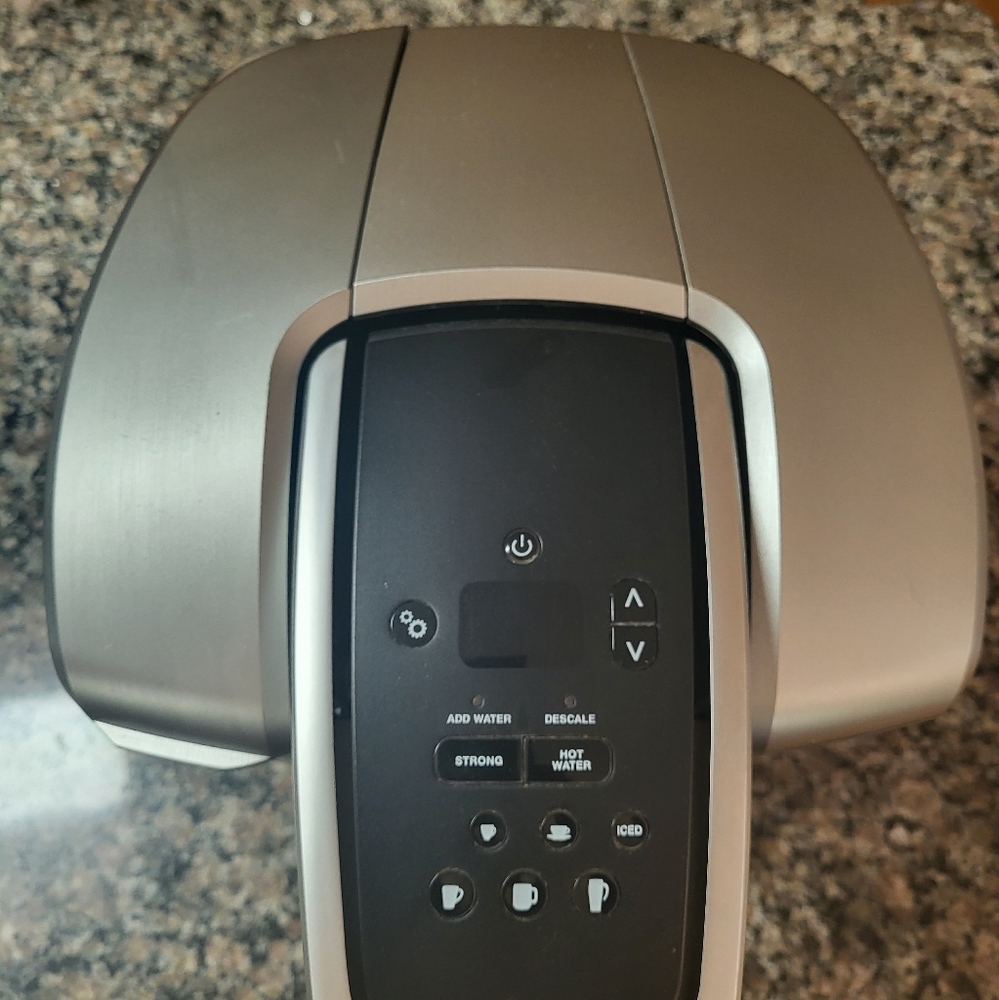 Keurig K-Elite C coffee maker brushed nickel w/ coffee grind holder like new con - Picture 3 of 8